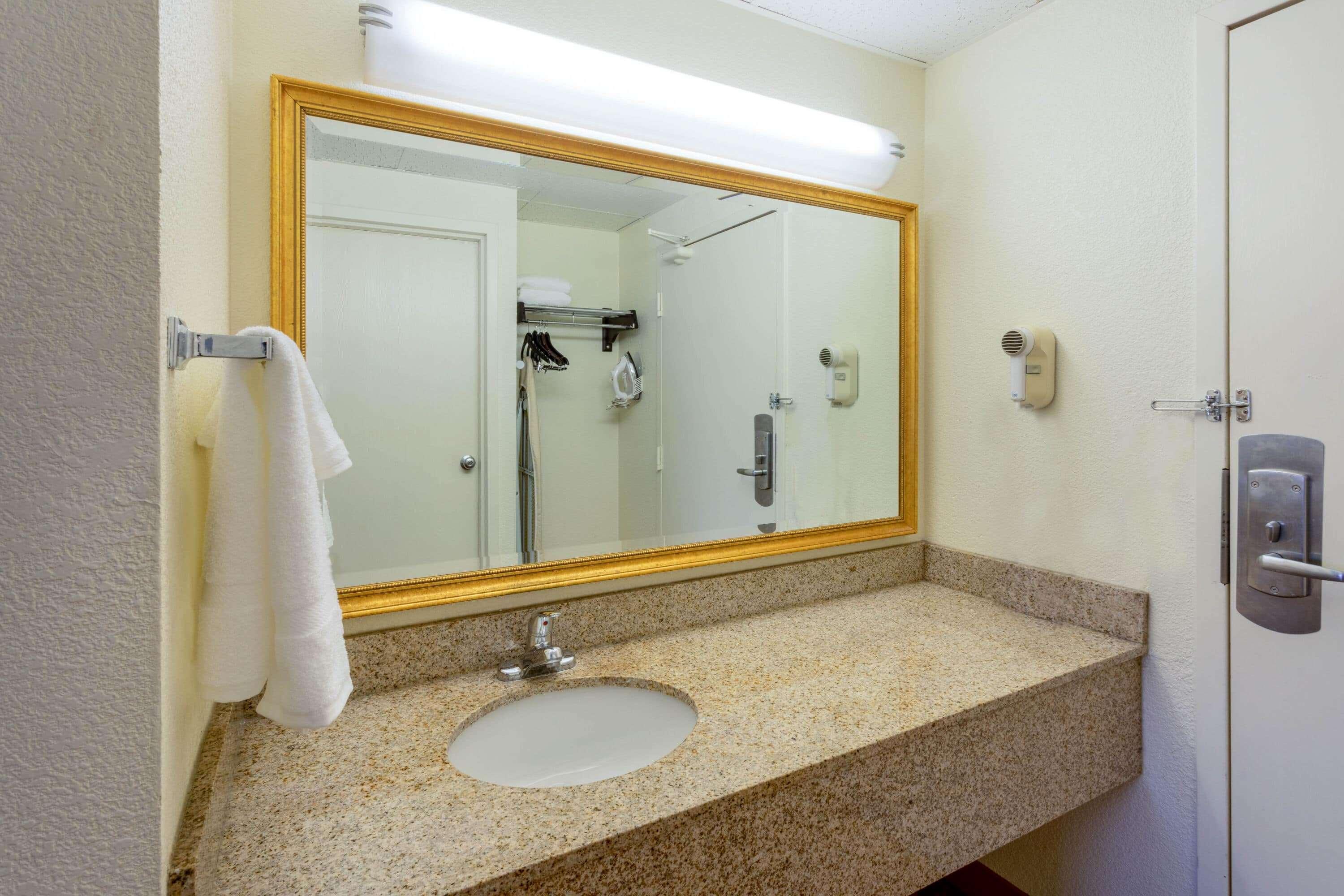La Quinta Inn By Wyndham Minneapolis Airport בלומינגטון מראה חיצוני תמונה